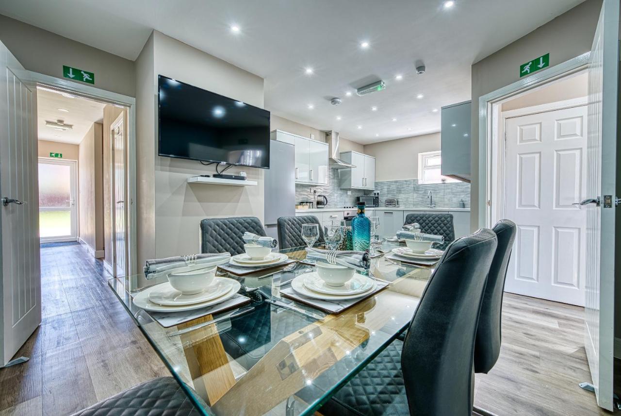 Stylish House - B'Ham Airport And Nec, Jlr Solihull, Business & Leisure Stays - Aspen House Exteriör bild